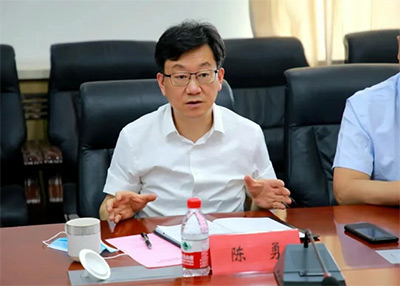 重磅表彰！z6com人生就是搏董事长陈勇获自治区“优秀企业家奖”，产业匠心铸国产农机新高度